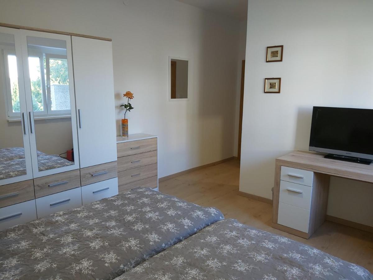 Divaca, Vila Srebrna Luaran gambar