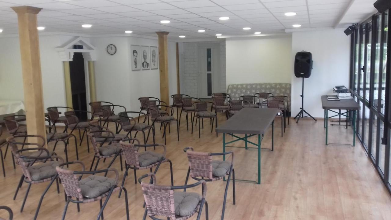 Divaca, Vila Srebrna Luaran gambar